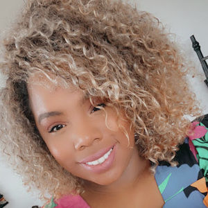 Meet your Posher, Shayna